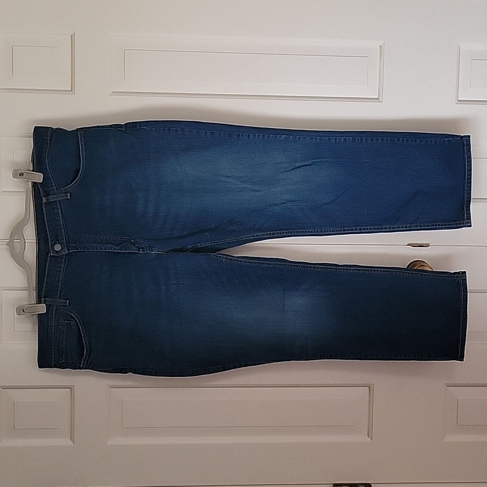Levi's 541 jeans Mens sz 46x30 (actual 46x28) Medium Wash